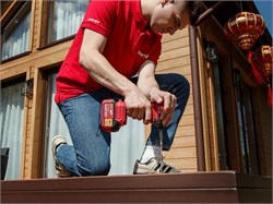 Аккум. ударный гайковерт/винтоверт WORTEX CWR 0218 в чем. XLT 1x4 А*ч, БЕСЩЕТ., 18 В, 220 Н*м (внутр. шестигр. 1/4", вес 0,92 кг) 10690