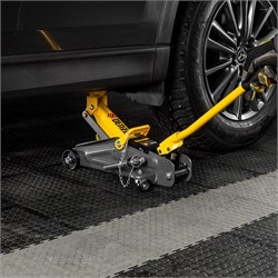 Домкрат гидравлический подкатной с фиксатором, 2 т, 130-330 мм, в кейсе Denzel 12089