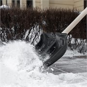 Лопата для уборки снега пластиковая, 380х350х1370 мм, деревянный черенок 11316