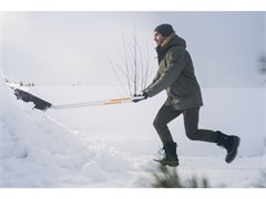 Скрепер-волокуша (движок) для снега FISKARS (720х1495мм) 6997